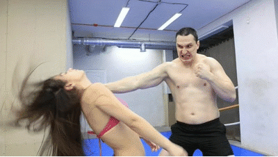 Rob dominates Naomi in wet battle Rob dominates Naomi in wet battle